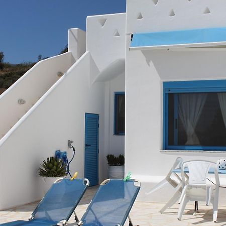 Blue Sea Villa & Apartments Makrýgialos Екстериор снимка