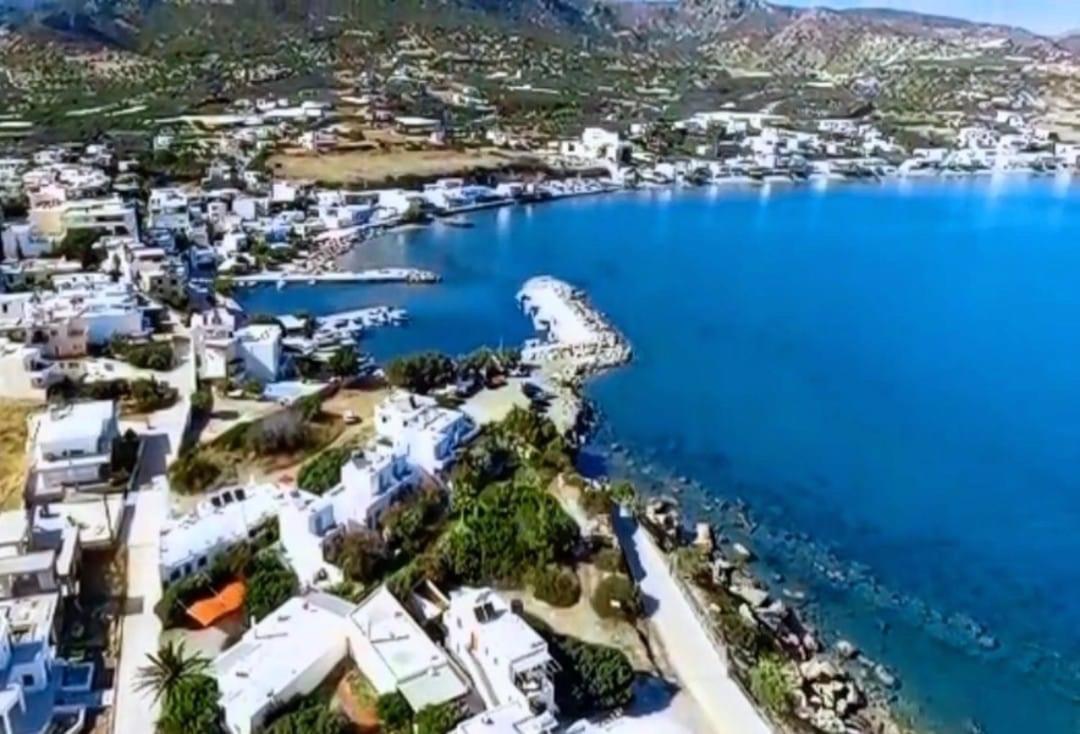 Blue Sea Villa & Apartments Makrýgialos Екстериор снимка