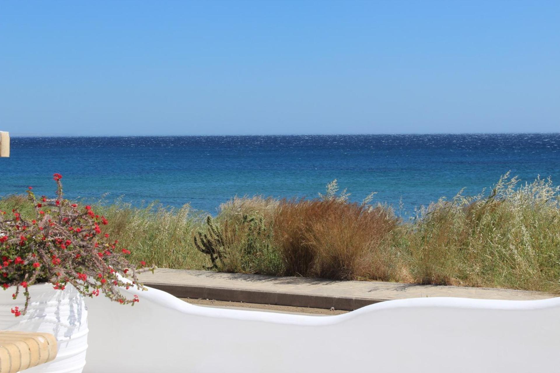 Blue Sea Villa & Apartments Makrýgialos Екстериор снимка