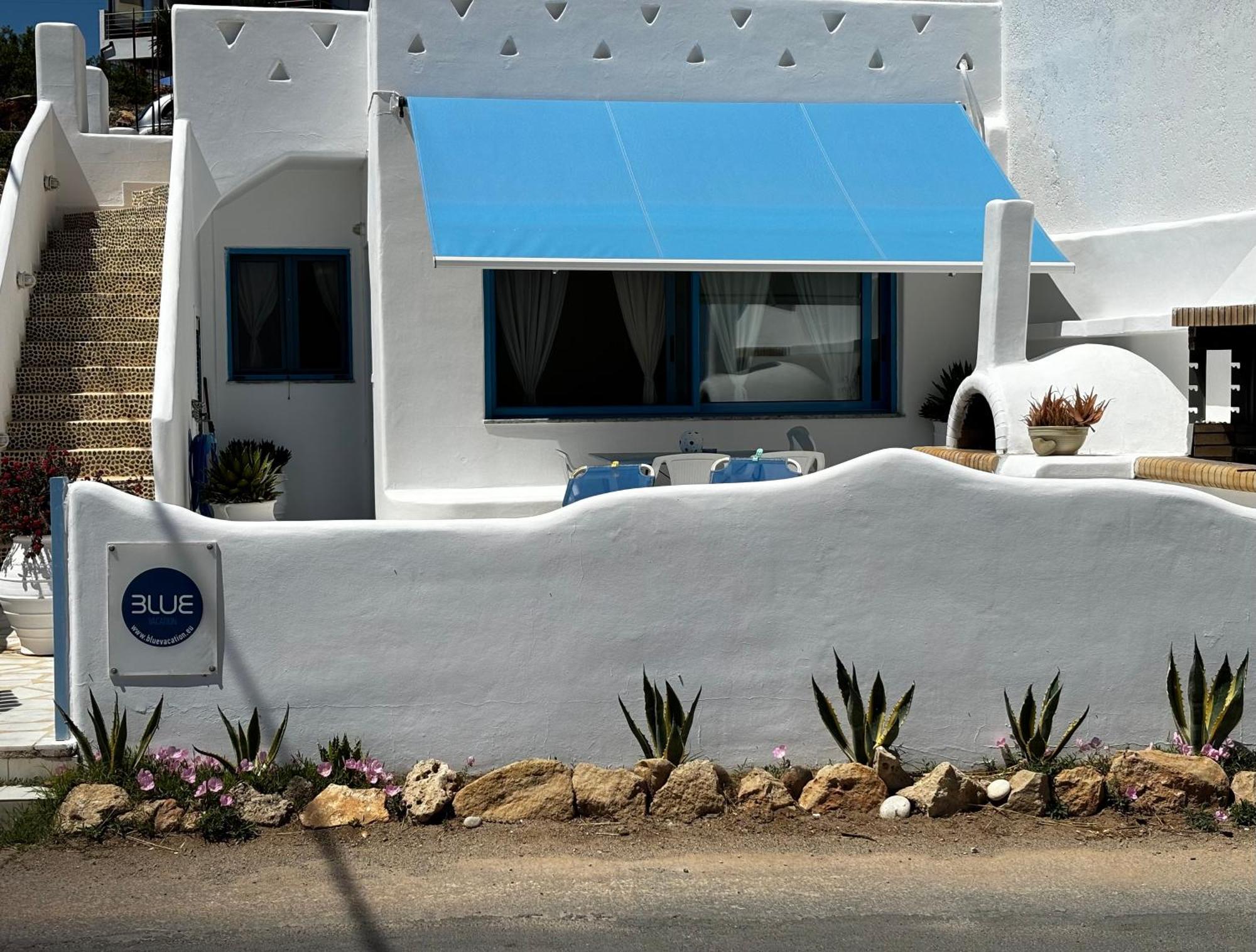 Blue Sea Villa & Apartments Makrýgialos Екстериор снимка