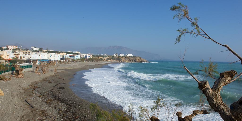 Blue Sea Villa & Apartments Makrýgialos Екстериор снимка